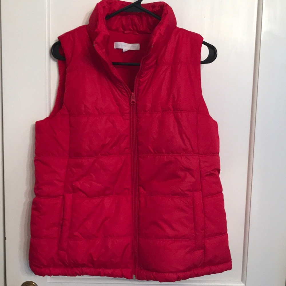 New York and company red vest size medium